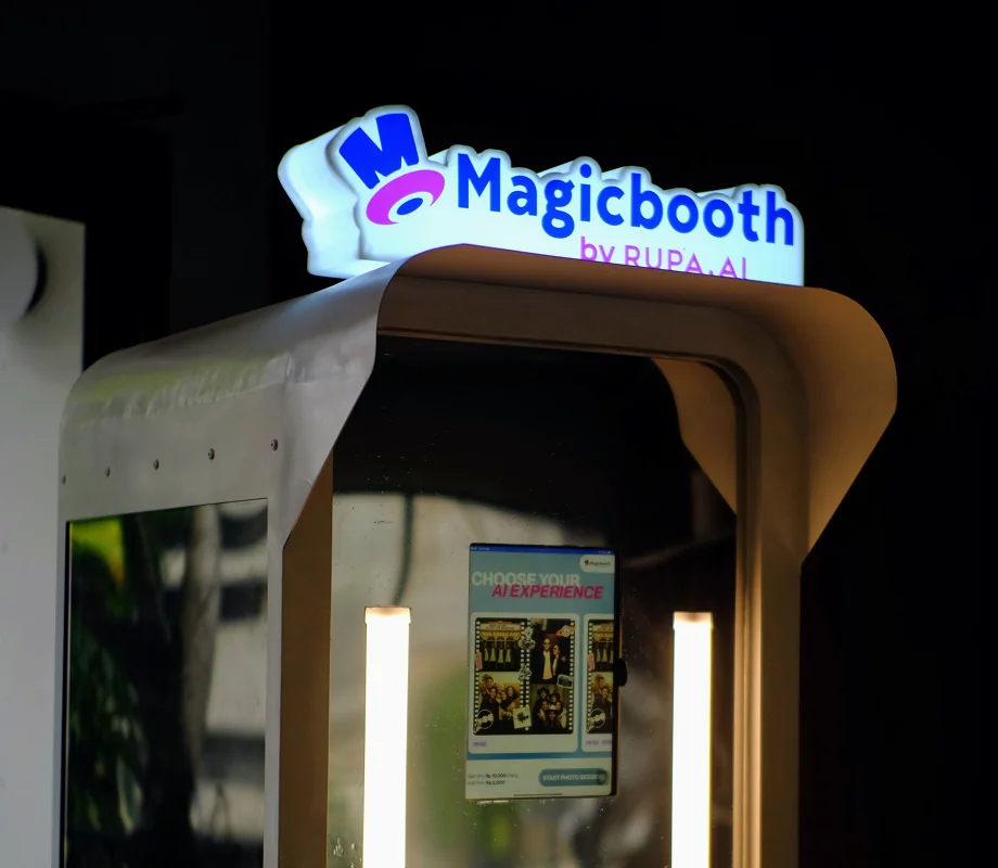 Magicbooth close-up